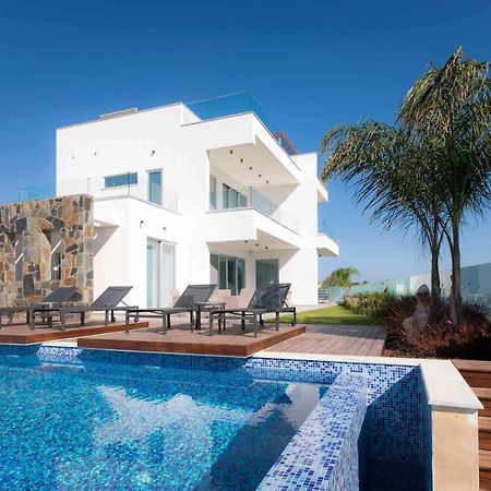 Sea Pearl Beachfront Villas - Breeze アヤナパ エクステリア 写真