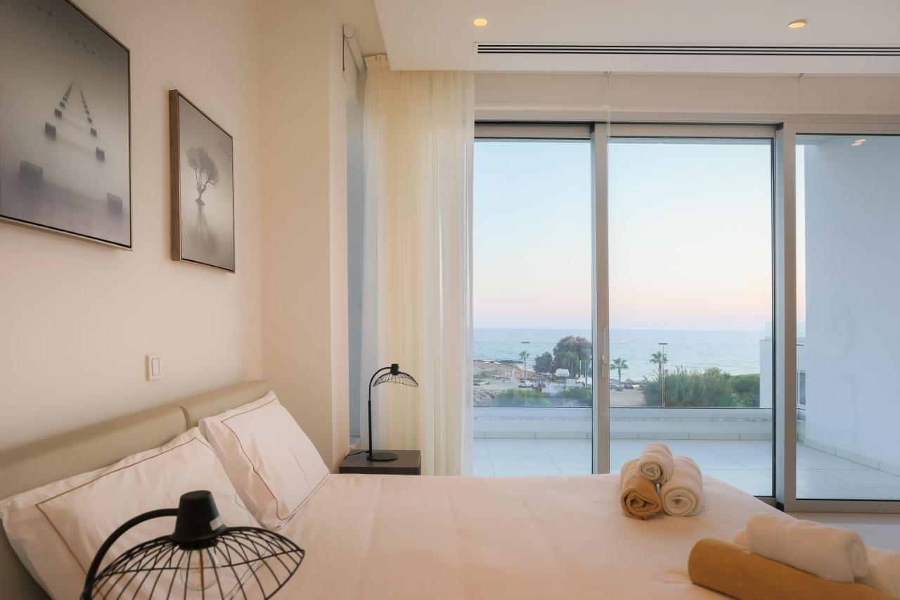 Sea Pearl Beachfront Villas - Breeze アヤナパ エクステリア 写真