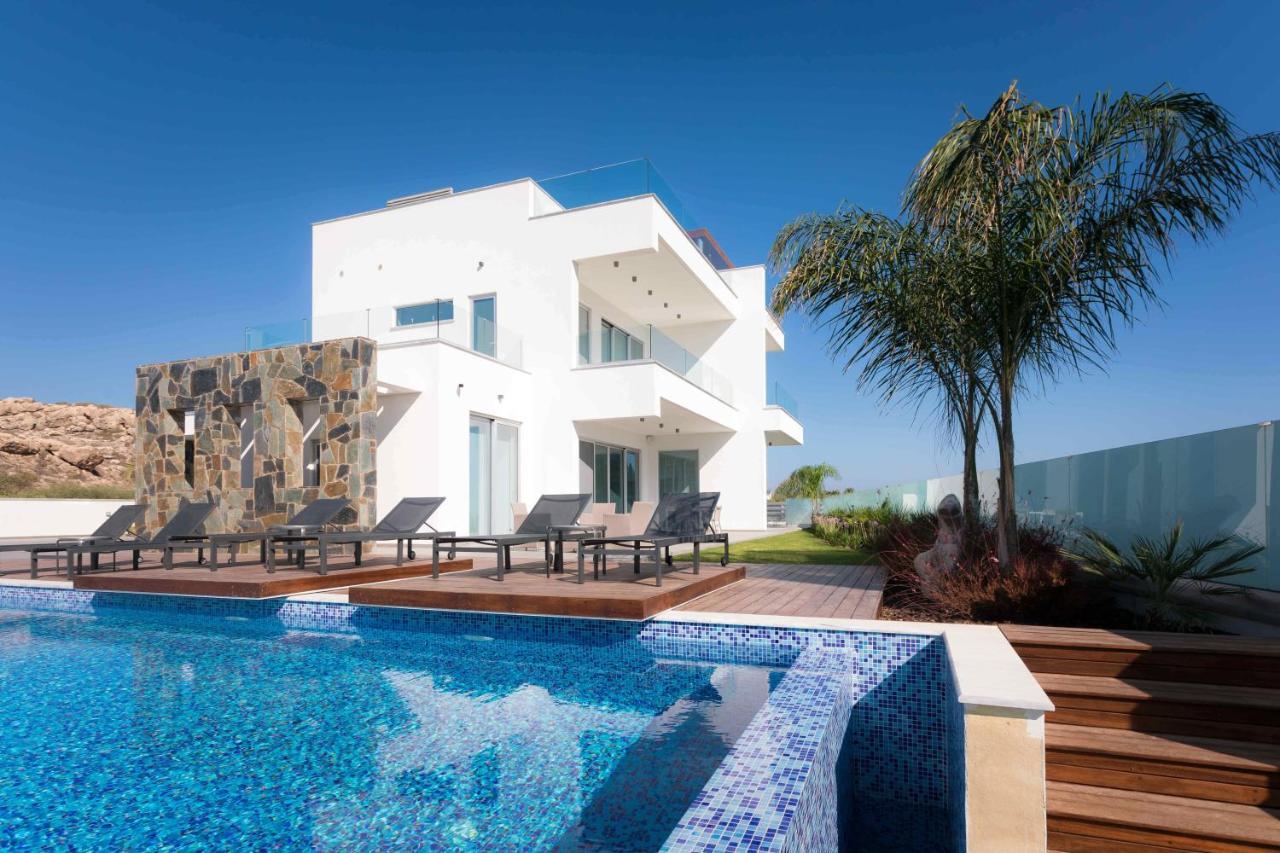 Sea Pearl Beachfront Villas - Breeze アヤナパ エクステリア 写真