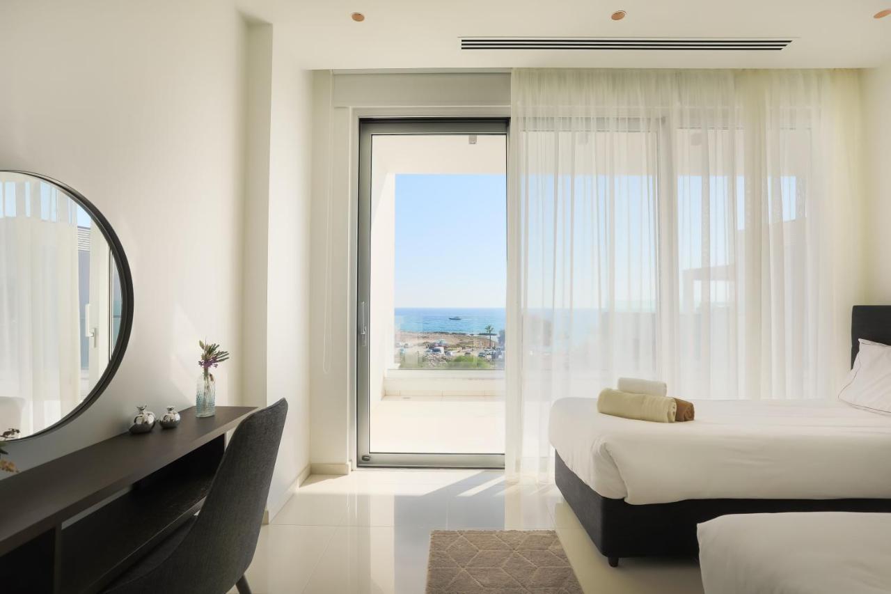 Sea Pearl Beachfront Villas - Breeze アヤナパ エクステリア 写真