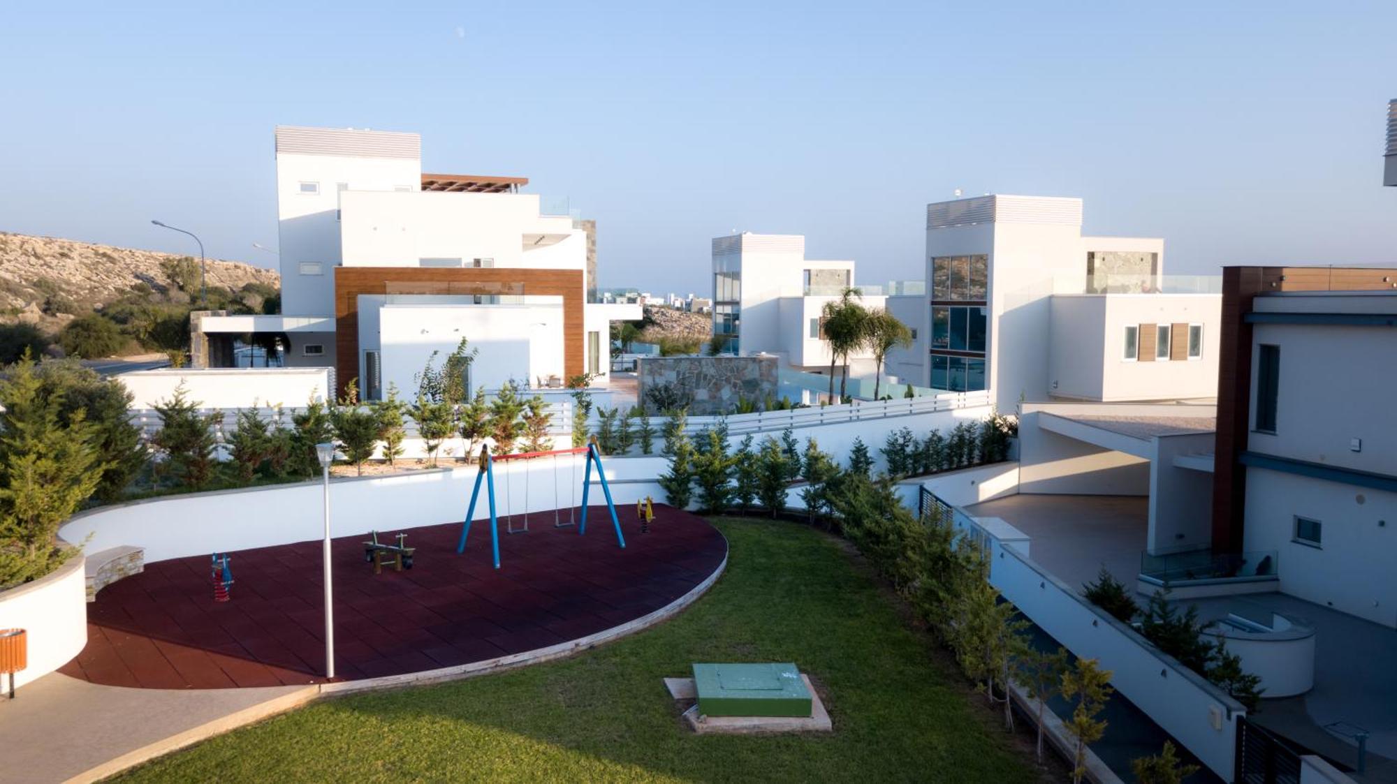 Sea Pearl Beachfront Villas - Breeze アヤナパ エクステリア 写真