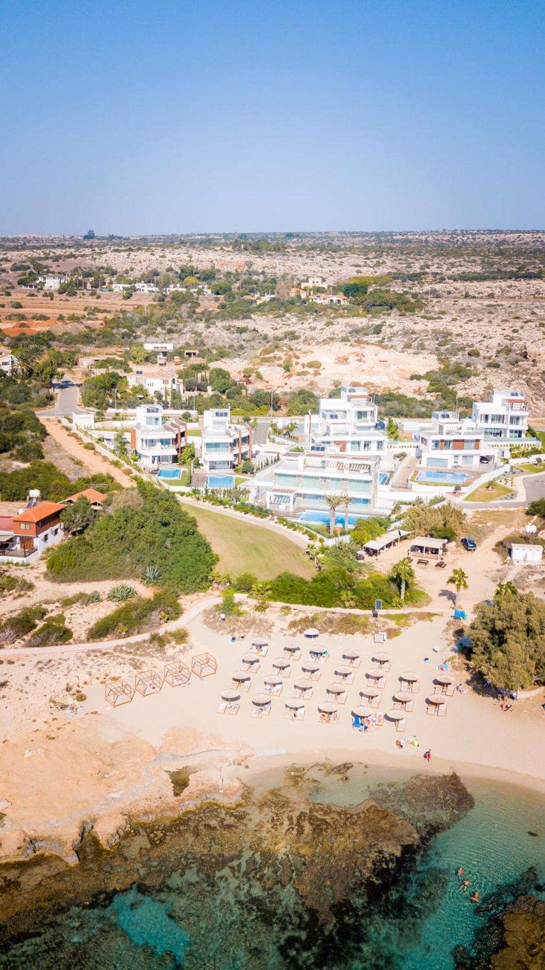 Sea Pearl Beachfront Villas - Breeze アヤナパ エクステリア 写真